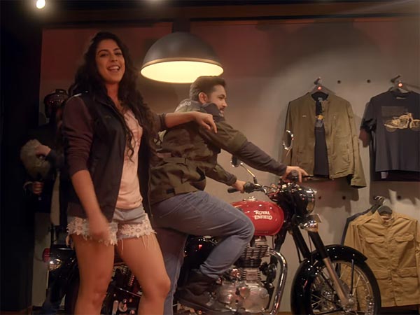 ഇന്റര്‍നെറ്റിനെ പിടിച്ച് കുലുക്കിയ ഗാനത്തിന് ഒരു റോയല്‍ എന്‍ഫീല്‍ഡ് വേര്‍ഷന്‍