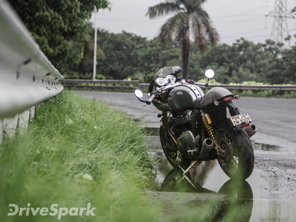 ആധുനികതയിൽ തീർത്ത പഴമ — ട്രയംഫ് ത്രക്സ്റ്റണ്‍ ആര്‍ റിവ്യു