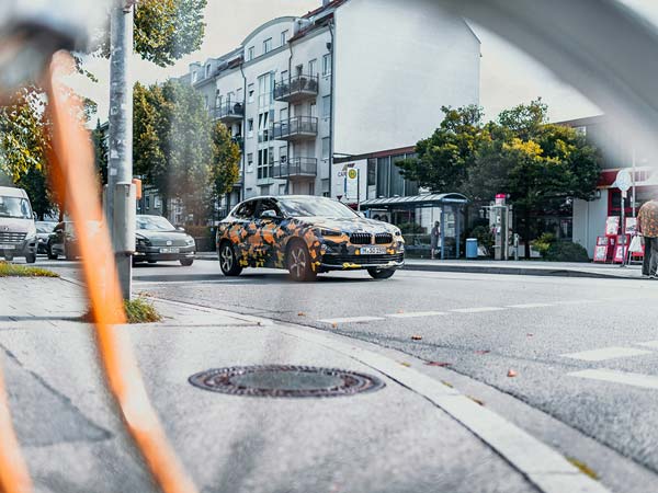 റേഞ്ച് റോവര്‍ ഇവോഖിനെ പിടിച്ച് കെട്ടാന്‍ ബിഎംഡബ്ല്യു വരുന്നു; X2 വിന്റെ ചിത്രങ്ങള്‍ പുറത്ത്