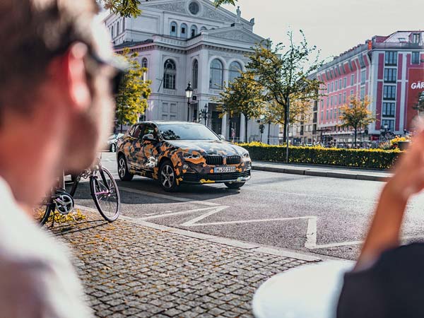 റേഞ്ച് റോവര്‍ ഇവോഖിനെ പിടിച്ച് കെട്ടാന്‍ ബിഎംഡബ്ല്യു വരുന്നു; X2 വിന്റെ ചിത്രങ്ങള്‍ പുറത്ത്