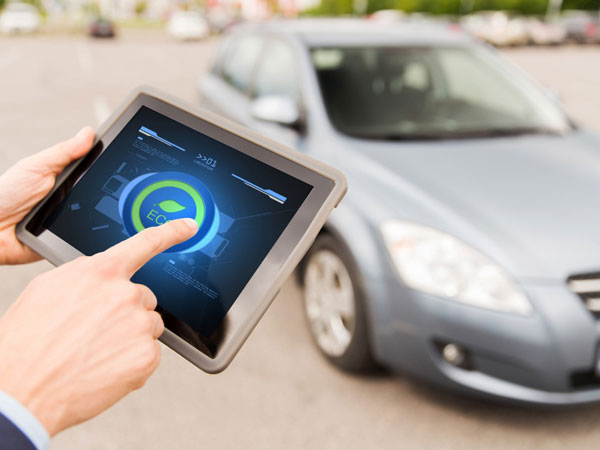 സ്വന്തമായി കാറുണ്ടോ? സ്മാര്‍ട്ട്‌ഫോണില്‍ തീര്‍ച്ചയായും ഇടംപിടിക്കേണ്ട ചില ആപ്പുകള്‍