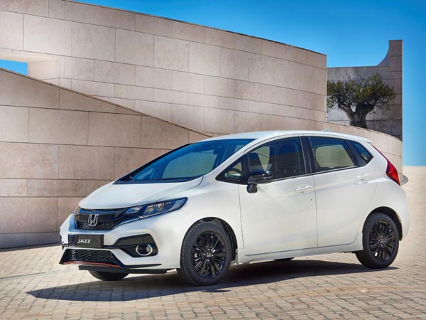 പുതിയ മുഖവുമായി 2017 ജാസ്; മറയ്ക്ക് പുറത്ത് വന്ന ഹോണ്ടയുടെ ഹാച്ച്ബാക്ക്