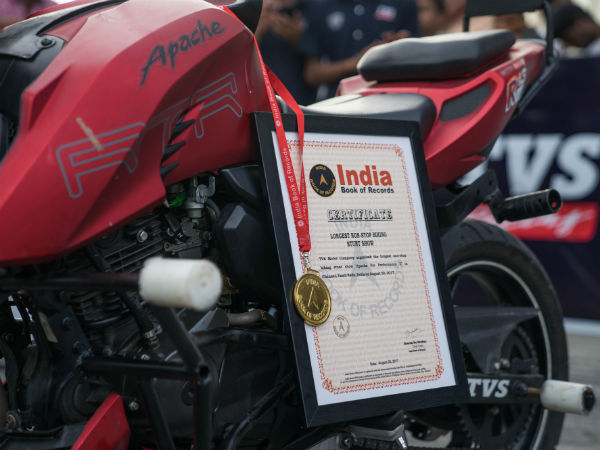 സാഹസികത പരസ്യത്തില്‍ മാത്രമല്ല; അപാച്ചെ കൊണ്ട് ടിവിഎസ് കുറിച്ച പുതിയ റെക്കോര്‍ഡ്