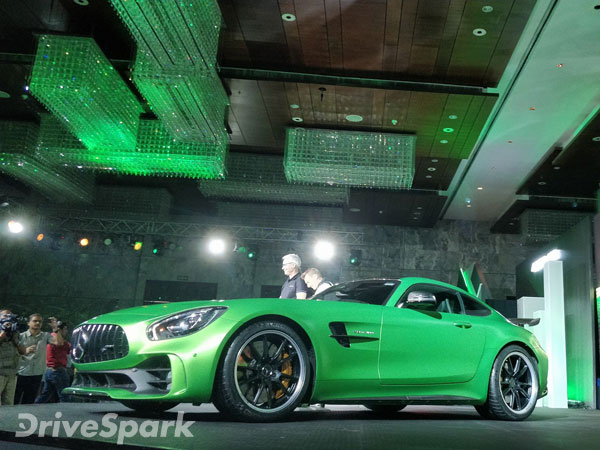 ട്രാക്കിലെ ആവേശം ഇനി റോഡിലേക്കും; പുതിയ രണ്ട് എഎംജി കാറുകളുമായി മെര്‍സിഡീസ് എത്തി