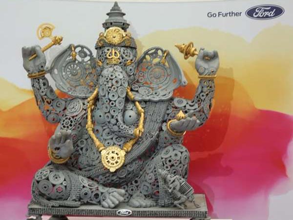 സ്‌പെയര്‍ പാര്‍ട്‌സുകള്‍ കൊണ്ട് ഫോര്‍ഡ് ഒരുക്കിയ ഗണേശ വിഗ്രഹം