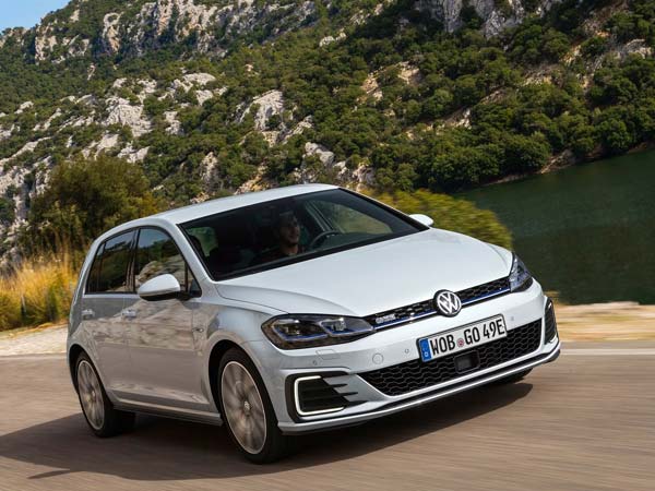 ആഘോഷിക്കാന്‍ ഫോക്‌സ്‌വാഗണിന് ഉണ്ട് ഒരു കാരണം; പുഞ്ചിരി സമ്മാനിച്ച ഗോള്‍ഫ് ജിടിഇ