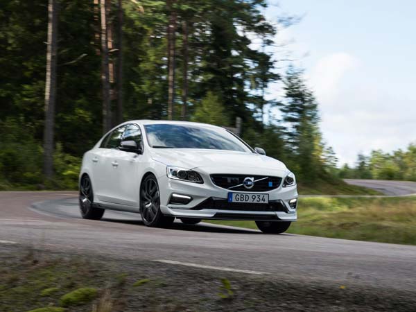 മറയ്ക്ക് പുറത്ത് അവതരിച്ച 2018 വോള്‍വോ S60, V60 പോള്‍സ്റ്റാര്‍ ഫെയ്‌സ്‌ലിഫ്റ്റുകള്‍
