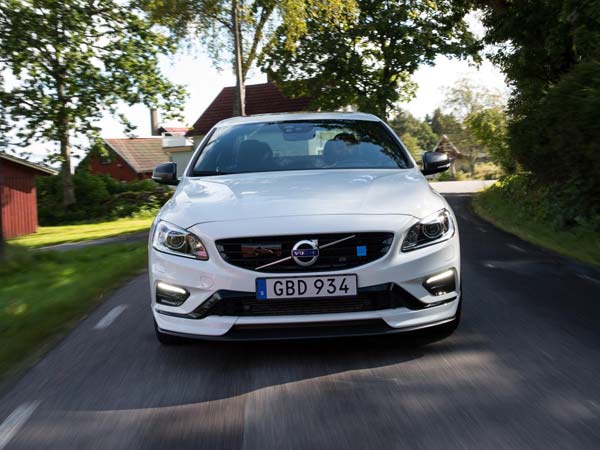 മറയ്ക്ക് പുറത്ത് അവതരിച്ച 2018 വോള്‍വോ S60, V60 പോള്‍സ്റ്റാര്‍ ഫെയ്‌സ്‌ലിഫ്റ്റുകള്‍