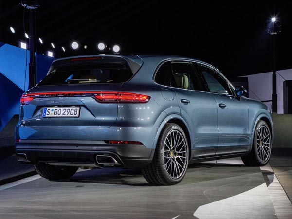 2018 പോര്‍ഷ കയെന്‍ മറയ്ക്ക് പുറത്ത് എത്തി