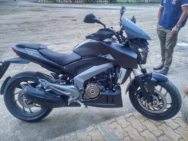 '20000 രൂപയ്ക്ക് ഒരു ഡോമിവേല്‍'; ഇത് ഡ്യുക്കാറ്റി ഡയാവല്‍ പോലൊരു ഡോമിനാര്‍