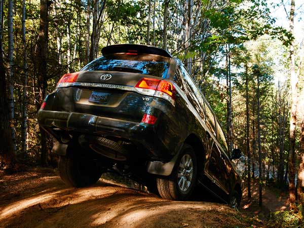 2017 ഫ്രാങ്ക്ഫട്ട് മോട്ടോര്‍ ഷോയിലേക്കായി ടൊയോട്ട കാത്ത് വെച്ച പുതുതലമുറ ലാന്‍ഡ് ക്രൂയിസര്‍