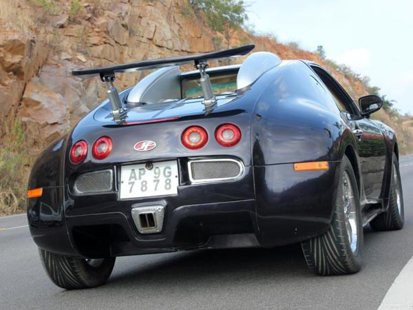 ഇത് അപാര മേക്ക്ഓവര്‍; ബുഗാറ്റി വെയ്‌റോണായി മാറിയ മാരുതി എസ്റ്റീം