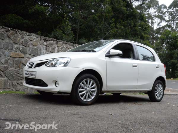 കാര്‍ നിറം വെള്ളയാണോ? ഒരുപക്ഷെ നിങ്ങള്‍ അറിയാത്ത ഗുണങ്ങളും ദോഷങ്ങളും