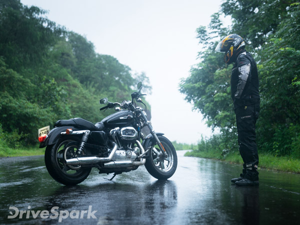 ഹാര്‍ലിയുടെ 1200 കസ്റ്റം പ്രതീക്ഷയ്ക്ക് ഒത്ത് ഉയരുന്നുണ്ടോ? — റിവ്യൂ