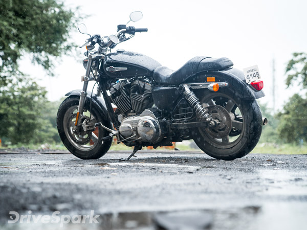 ഹാര്‍ലിയുടെ 1200 കസ്റ്റം പ്രതീക്ഷയ്ക്ക് ഒത്ത് ഉയരുന്നുണ്ടോ? — റിവ്യൂ