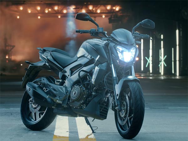 പുതിയ ഡോമിനാര്‍ പരസ്യം തിരിഞ്ഞു കൊത്തി; ബജാജിന് എതിരെ പ്രതിഷേധവുമായി ആരാധകര്‍