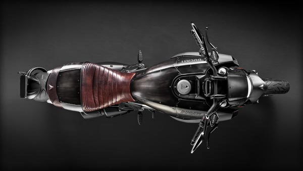 ഇന്ത്യയില്‍ ഡയാവല്‍ ഡീസല്‍ ലിമിറ്റഡ് എഡിഷന്റെ വിതരണം ഡ്യുക്കാട്ടി ആരംഭിച്ചു