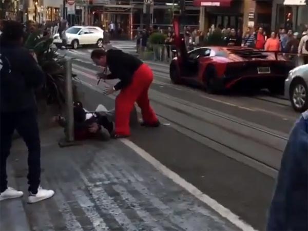 'ചുമ്മാ ഒരു രസം'; 5 കോടി രൂപ വിലയുള്ള ലംബോര്‍ഗിനി ചവിട്ടി മെതിച്ച് ഒരു വിരുതന്‍