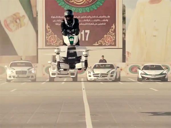 ദുബായ് പൊലീസിന് കൂട്ടായി പറക്കും ബൈക്ക്; അമ്പരപ്പ് മാറാതെ ലോകരാജ്യങ്ങള്‍