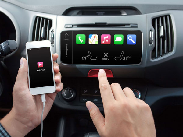 ഡ്രൈവിംഗിനിടെയുള്ള ഹാന്‍ഡ്‌സ്ഫ്രീ മൊബൈല്‍ ഉപയോഗം നിയമലംഘനമാണോ?