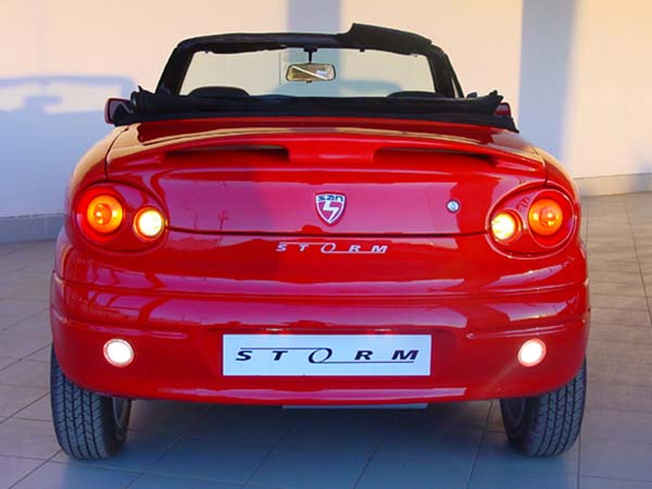 ഈ കാറുകളൊക്കെ ഇന്ത്യയില്‍ ജീവിച്ചിരിപ്പുണ്ടായിരുന്നോ? കൗതുകമുണര്‍ത്തിയ ചില അവതാരങ്ങൾ