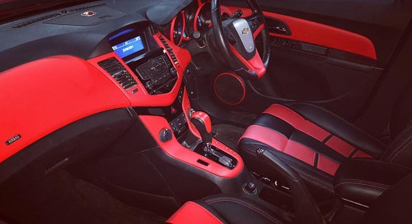 കമാരോയുടെ മുഖവുമായി ഒരു ഷെവര്‍ലെ ക്രൂസ്; ഗംഭീരമെന്ന് കാര്‍പ്രേമികള്‍