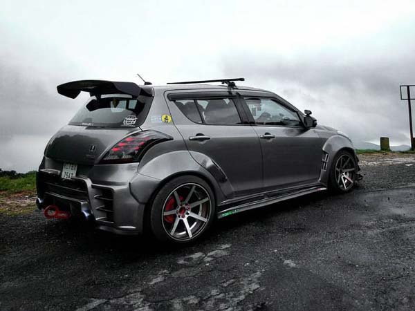 പല കസ്റ്റം സ്വിഫ്റ്റുകളെ കണ്ടിട്ടുണ്ടെങ്കിലും കൊച്ചിയില്‍ നിന്നുള്ള ഈ 'പനിഷര്‍' ഒന്ന് വേറെ തന്നെയാണ്