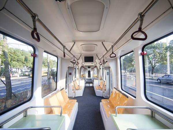 പാളം വേണ്ട, ഈ ട്രെയിന്‍ സഞ്ചരിക്കുക റോഡിലൂടെ; ഇത് പുതിയ ചൈനീസ് വിസ്മയം!