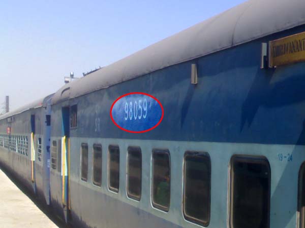 ട്രെയിന്‍ കോച്ചുകളില്‍ രേഖപ്പെടുത്തിയ കോഡുകളുടെ രഹസ്യം അറിയുമോ?