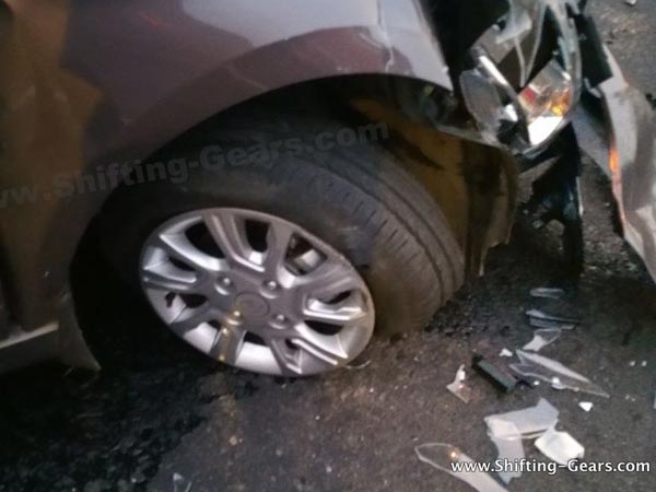 വാക്ക് പാലിച്ച് ടാറ്റ; ഇടിയിലും കരുത്ത് കാട്ടി ടിയാഗൊ ഹാച്ച്ബാക്ക്