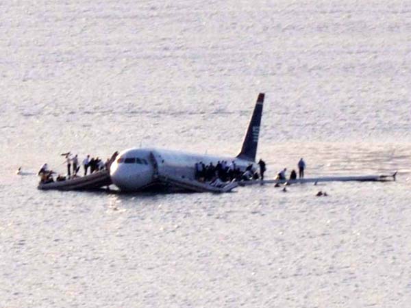 പക്ഷി വന്നിടിച്ചാല്‍ വിമാനം തകരുമോ?