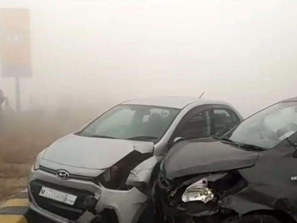 മൂടല്‍മഞ്ഞ്; യമുന എക്‌സ്പ്രസ്‌വേയില്‍ ഒന്നിന് പിറകെ ഒന്നായി വാഹനങ്ങളുടെ കൂട്ടയിടി