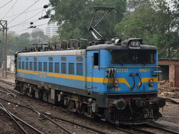 ലോക്കോ പൈലറ്റില്ലാതെ ട്രെയിൻ എഞ്ചിന്‍ സഞ്ചരിച്ചത് 13 കിലോമീറ്റര്‍; ഒപ്പം സിനിമാ സ്റ്റൈല്‍ ചേസിങ്ങും!