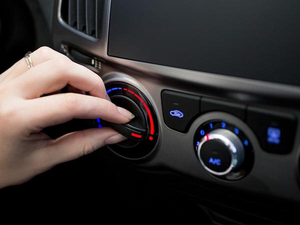 കാറില്‍ നിന്നും സിഗരറ്റ് മണം കളയാന്‍ ചെയ്യേണ്ടത് ഇത്രമാത്രം