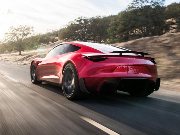 ബുഗാട്ടി ഒക്കെ പഴങ്കഥ; കാര്‍ ലോകത്തെ വിസ്മയിപ്പിച്ച് ടെസ്‌ല റോഡ്‌സ്റ്റര്‍!