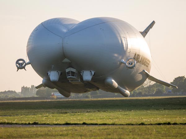 ലോകത്തിലെ ഏറ്റവും വലിയ ആകാശക്കപ്പല്‍ തകര്‍ന്ന് വീണു!