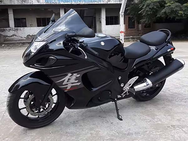 കണ്ടാല്‍ സാക്ഷാല്‍ ഹായബൂസയാണ് ഈ കസ്റ്റം ഹീറോ എക്‌സ്ട്രീം!