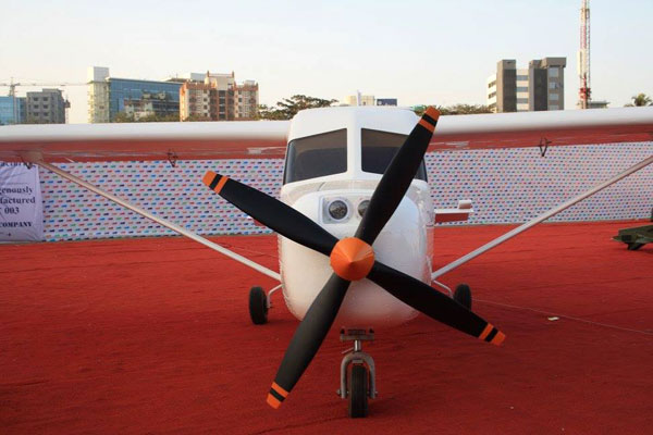 സ്വന്തമായി വിമാനം നിര്‍മ്മിച്ച് മുംബൈ സ്വദേശി; വിമാനത്തിന് പ്രധാനമന്ത്രിയുടെ പേരും