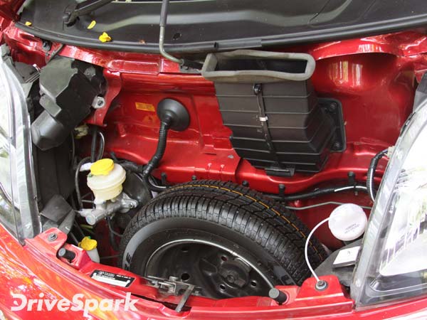 ടാറ്റ നാനോയ്ക്ക് വേണ്ടിയുള്ള ഓര്‍ഡറുകള്‍ ഡീലര്‍മാര്‍ നിര്‍ത്തി വെച്ചു - കാരണം ഇതാണ്