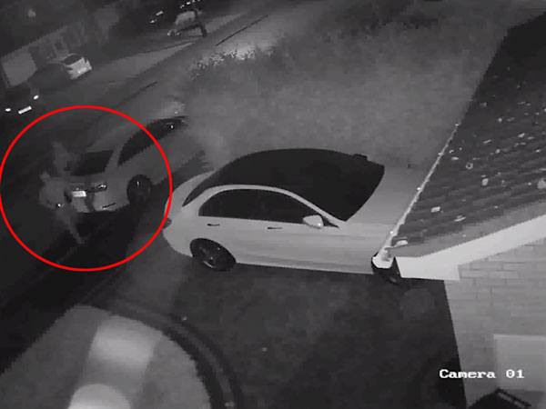 മെര്‍സിഡീസ് കാര്‍ മോഷ്ടിക്കപ്പെട്ടത് 50 സെക്കന്‍ഡ് കൊണ്ട്; ഇപ്പോള്‍ മോഷണവും 'സ്മാര്‍ട്ടായി'