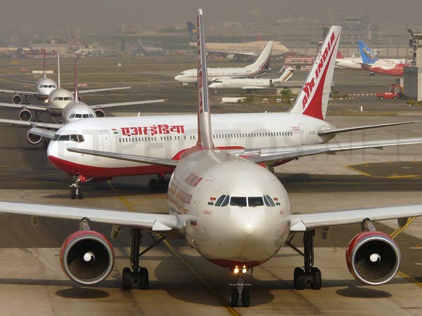 24 മണിക്കൂറില്‍ വന്നുപോയത് 969 വിമാനങ്ങള്‍!; ലോകറെക്കോര്‍ഡ് കുറിച്ച് മുംബൈ വിമാനത്താവളം