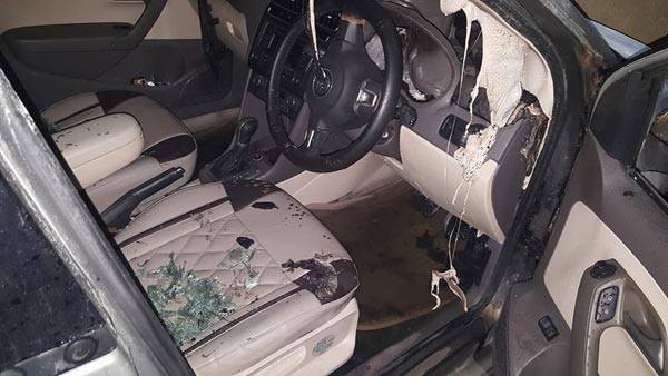 മുംബൈയില്‍ മെര്‍സിഡീസില്‍ എത്തിയ സംഘം ഫോക്‌സ്‌വാഗണ്‍ വെന്റോയ്ക്ക് തീയിട്ടു; വീഡിയോ