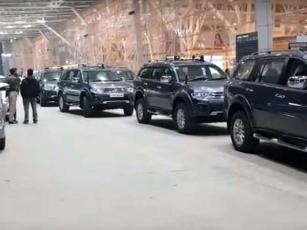 ഛത്തീസ്ഗഢ് മുഖ്യമന്ത്രി വാങ്ങിക്കൂട്ടിയത് 19 പജേറോ എസ്‌യുവികളെ, എല്ലാത്തിനും നമ്പര്‍ '004'