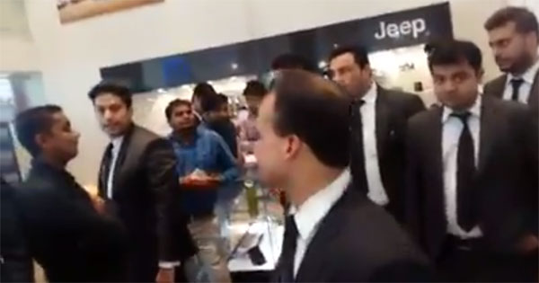 ദില്ലി ജീപ് ഡീലര്‍ഷിപ്പില്‍ ഉപഭോക്താവിന് നേരെ ജീവനക്കാരുടെ കയ്യേറ്റശ്രമം; വീഡിയോ