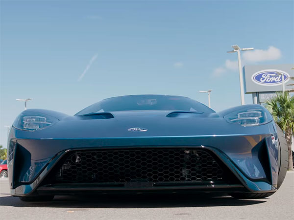 വാങ്ങിയ ഫോര്‍ഡ് ജിടി ജോണ്‍ സീന വിറ്റു; താരത്തിന് എതിരെ ഫോര്‍ഡ് കോടതിയില്‍