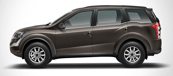 XUV500 ന്റെ പെട്രോള്‍ പതിപ്പുമായി മഹീന്ദ്ര; വില 15.49 ലക്ഷം രൂപ