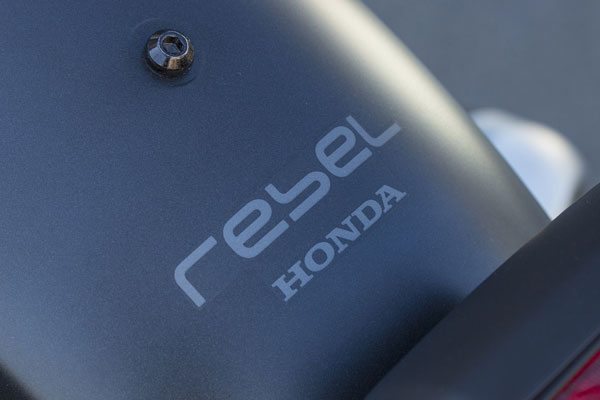 റോയല്‍ എന്‍ഫീല്‍ഡിന് എതിരെ ഹോണ്ടയും; തണ്ടര്‍ബേര്‍ഡിനോട് ഏറ്റുമുട്ടാന്‍ റിബെല്‍ 300