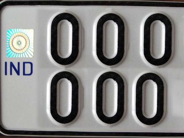 വാഹന നമ്പര്‍ പ്ലേറ്റിലുള്ള IND എന്ന എഴുത്ത് അനധികൃതമോ?