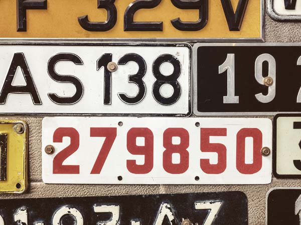 വാഹന നമ്പര്‍ പ്ലേറ്റിലുള്ള IND എന്ന എഴുത്ത് അനധികൃതമോ?