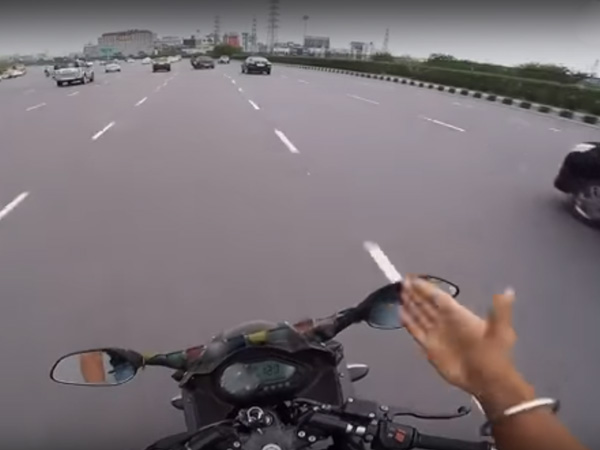 റോഡില്‍ ബൈക്ക് റൈഡറുടെ 'അഭ്യാസം'; പാഠം പഠിപ്പിക്കാന്‍ ഉറച്ച് കാര്‍ ഡ്രൈവറും - ഒടുവില്‍ സംഭവിച്ചത്!